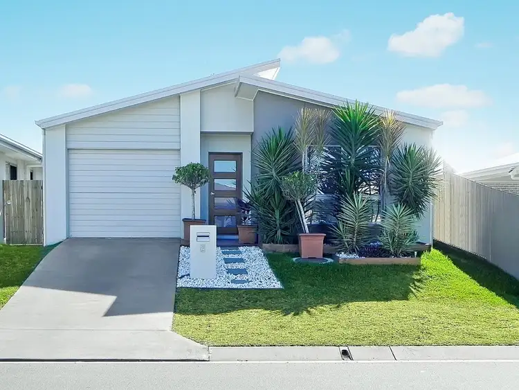 4 Sapphire Street, Caloundra West QLD 4551