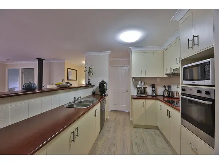 12 Lindan Court, Cabarlah QLD 4352