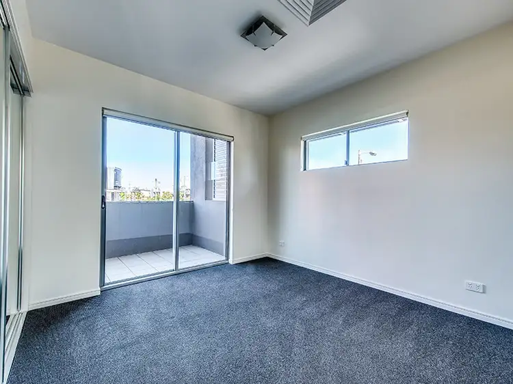Sixth view of Homely apartment listing, 2/215 Wellington, Kangaroo Point QLD 4169