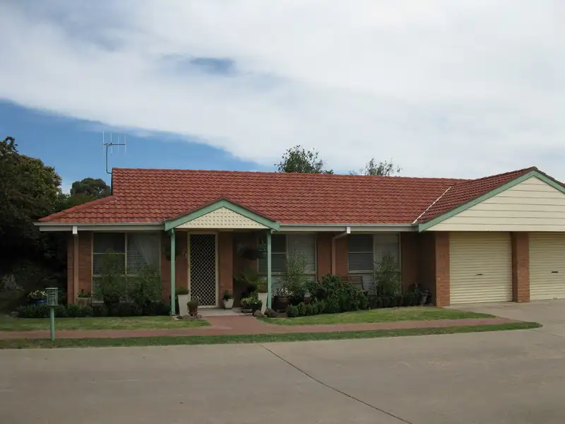 Main view of Homely unit listing, 2/29A View Street, Bathurst NSW 2795