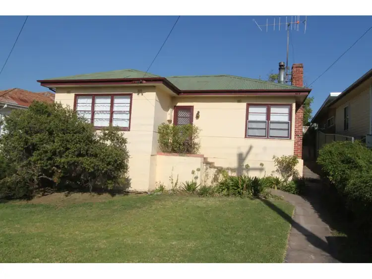 9 Tremain Avenue, West Bathurst NSW 2795