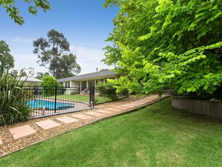 4 Two Bays Road, Mount Eliza VIC 3930