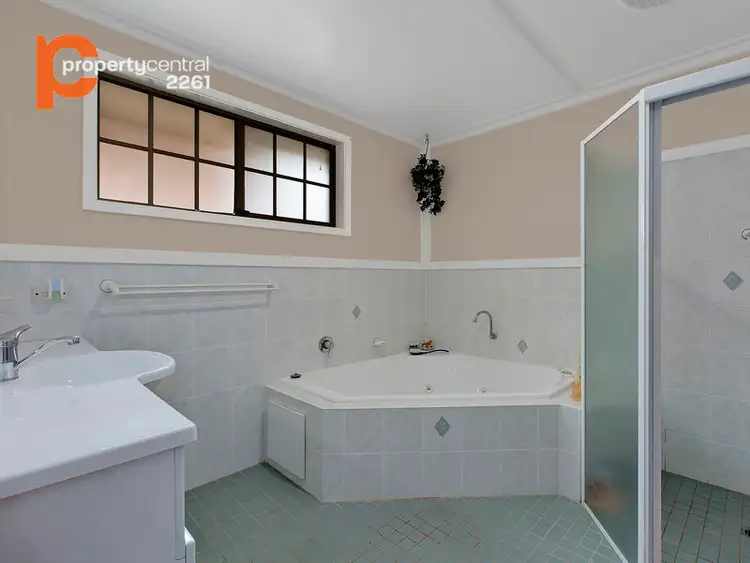 Sixth view of Homely house listing, 10 Windsor Road, Berkeley Vale NSW 2261