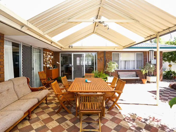 12 Tasman Road, Beldon WA 6027