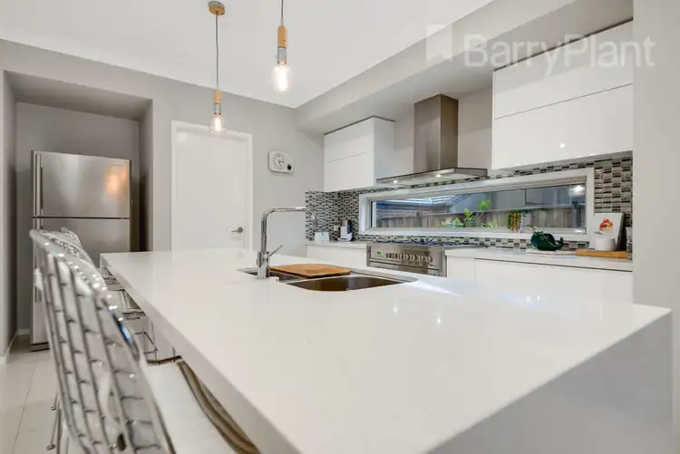Sixth view of Homely house listing, 7 Grattan Way, Pakenham VIC 3810