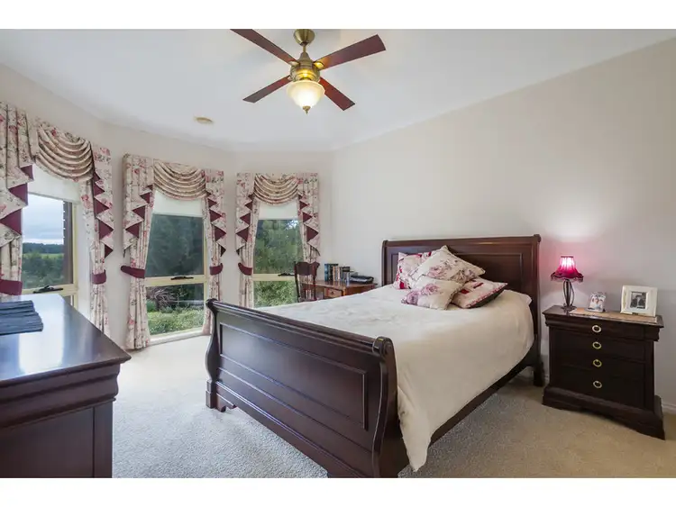 Fifth view of Homely house listing, 2 Larissa Close, Romsey VIC 3434