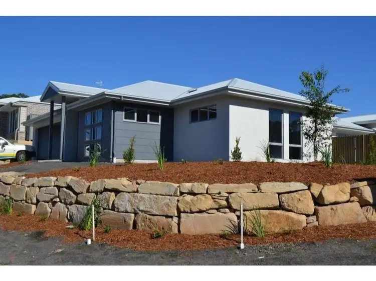 8B Element Street, Elanora QLD 4221