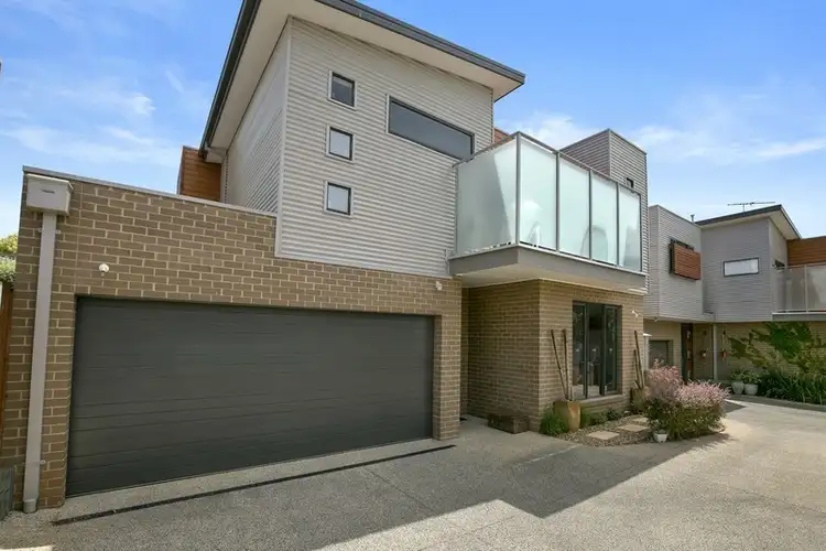 2/44 Bristol Road, Torquay VIC 3228