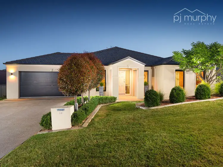 19 Carnoustie Avenue, Wodonga VIC 3690