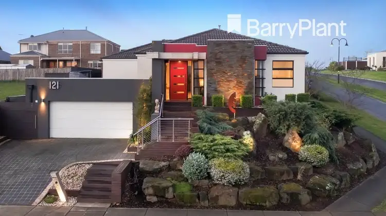121 Mcneilly Road, Drouin VIC 3818