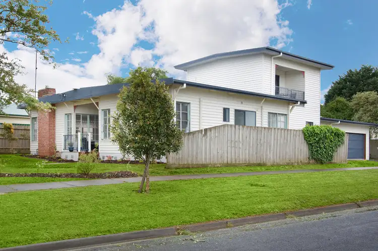 Main view of Homely house listing, 21 Kraft Crescent, Drouin VIC 3818