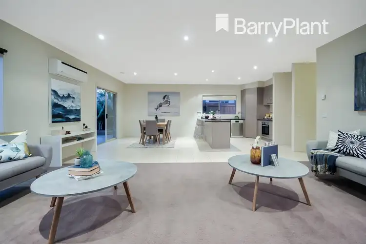 Second view of Homely house listing, 6 Currawong Crescent, Pakenham VIC 3810