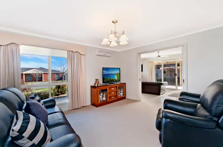 Fifth view of Homely house listing, 8 Walker Court,, Warrnambool VIC 3280