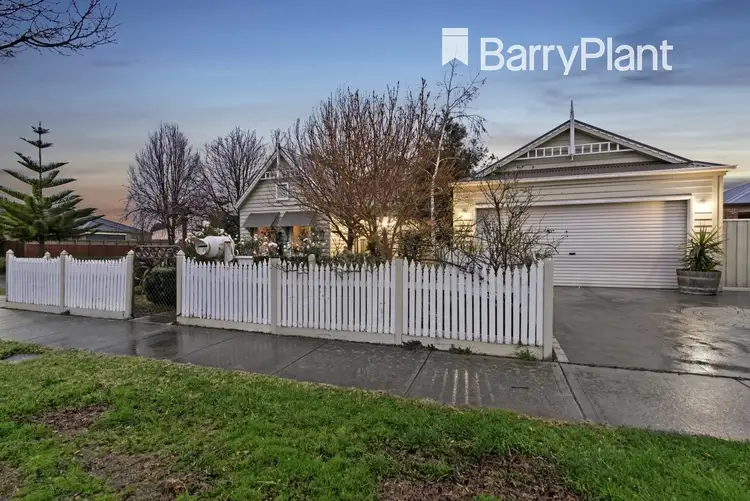 33 Mackellar Street, Pakenham VIC 3810