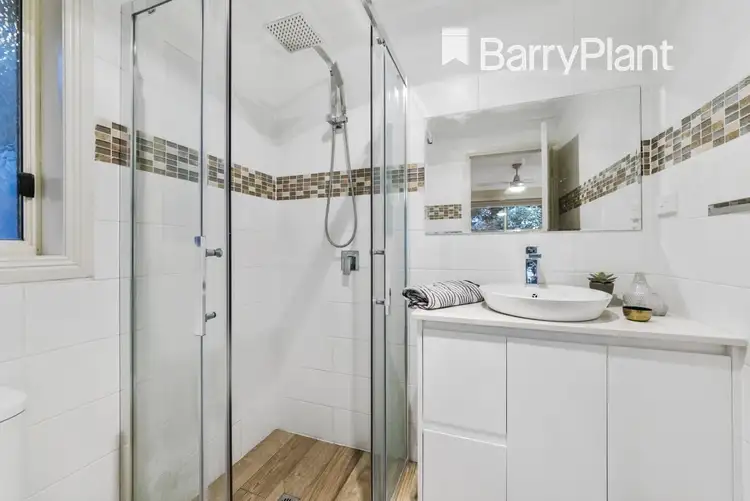 Fifth view of Homely house listing, 8 Tonia Court, Pakenham VIC 3810