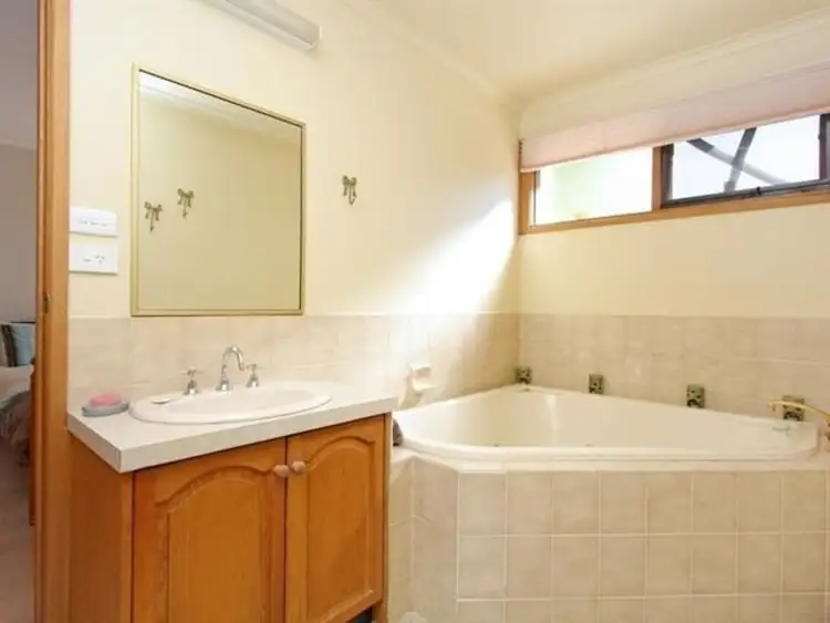 Sixth view of Homely unit listing, 1/193 Mount Eliza Way, Mount Eliza VIC 3930