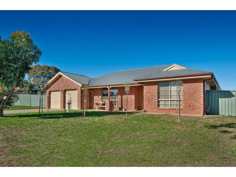 18 Sugar Gum Way, Thurgoona NSW 2640