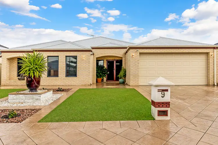 9 Rossmore Drive, Madeley WA 6065