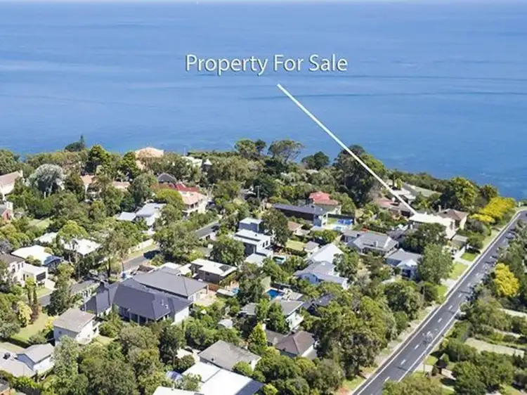 8 Canadian Bay Road, Mount Eliza VIC 3930