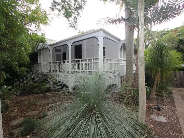 6 Tamar Street, Booval QLD 4304