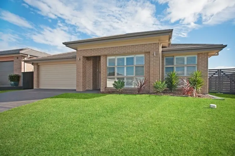Main view of Homely house listing, 33 Skimmer Street, Chisholm NSW 2322