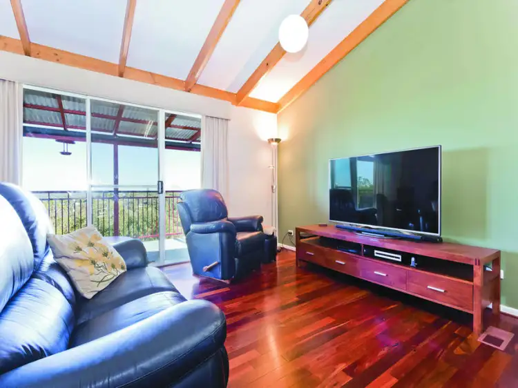 10 Morrison Drive, Kelmscott WA 6111