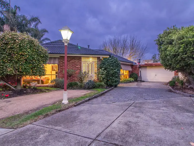 18 Firetail Court, Carrum Downs VIC 3201