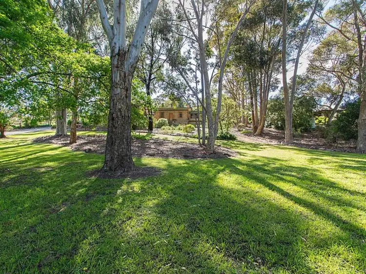 65 Quarry Road, Clare SA 5453