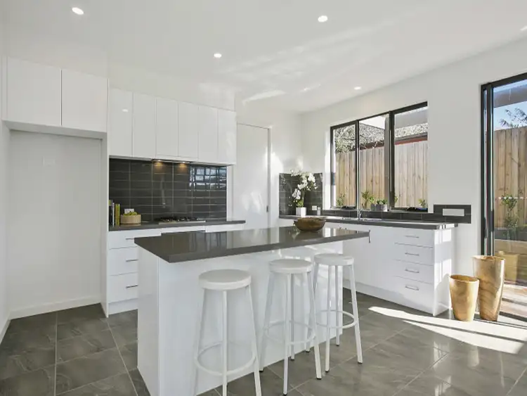 Fifth view of Homely townhouse listing, 3/98 Tanti Avenue, Mornington VIC 3931