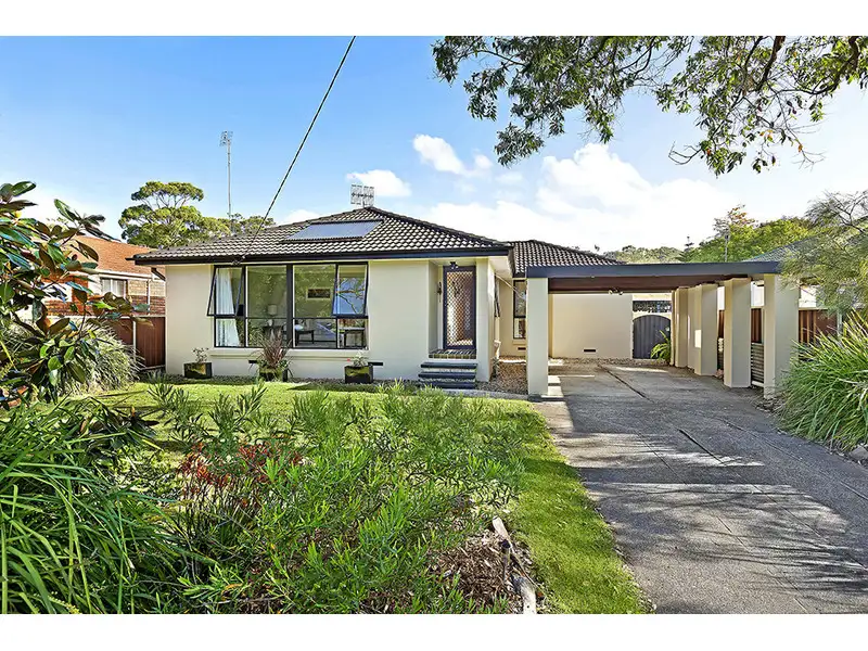 Main view of Homely house listing, 18 Bundilla Parade, Berkeley Vale NSW 2261