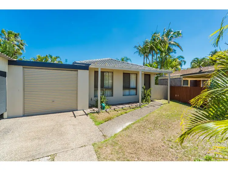 2/10 Warrie Close, Paradise Point QLD 4216