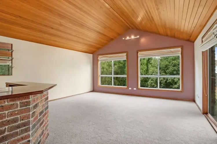 Fifth view of Homely house listing, 18 Centenary Close, Bolwarra Heights NSW 2320