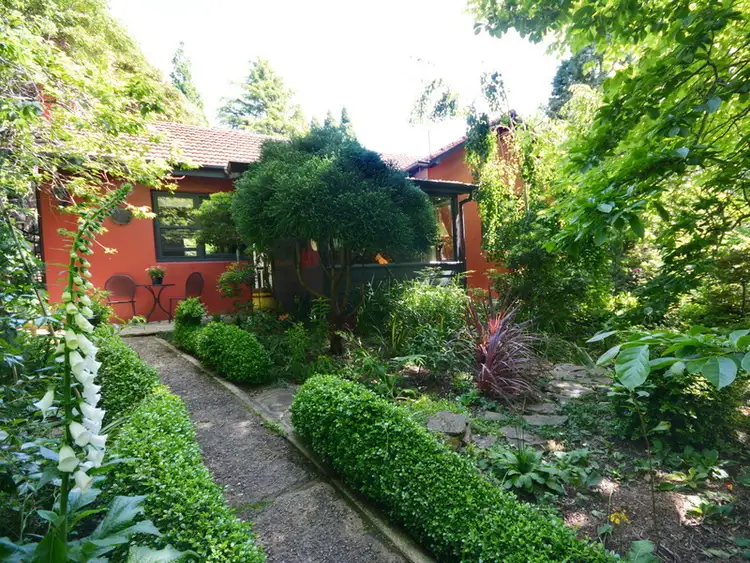 15 Blaxland Avenue, Leura NSW 2780
