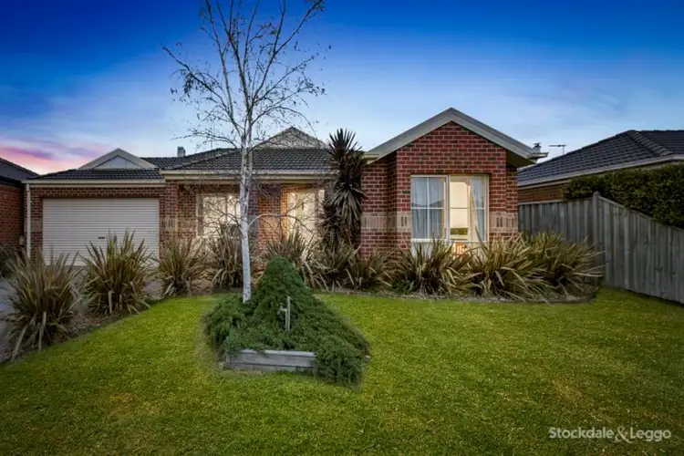 4 St Cloud Court, Cranbourne North VIC 3977