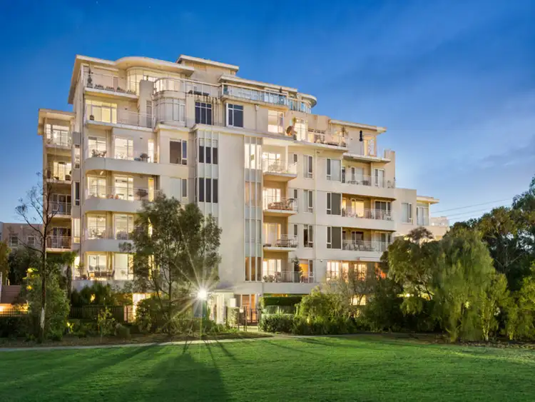 18/8 Graham Street, Port Melbourne VIC 3207