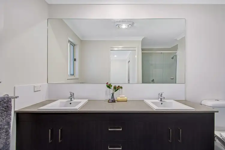 Sixth view of Homely unit listing, 1/10 Glenvale Road, Harristown QLD 4350