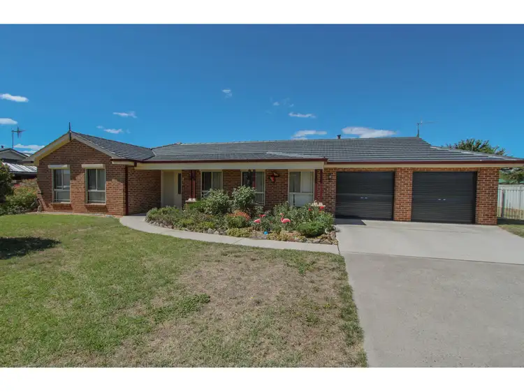 1 Ussher Crescent, Bathurst NSW 2795