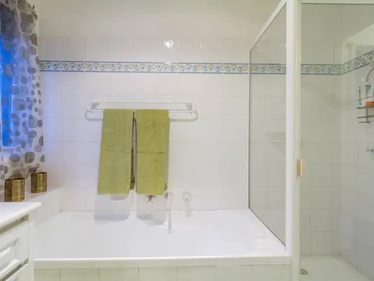 Fifth view of Homely house listing, 27 Whitford Way, Frankston VIC 3199