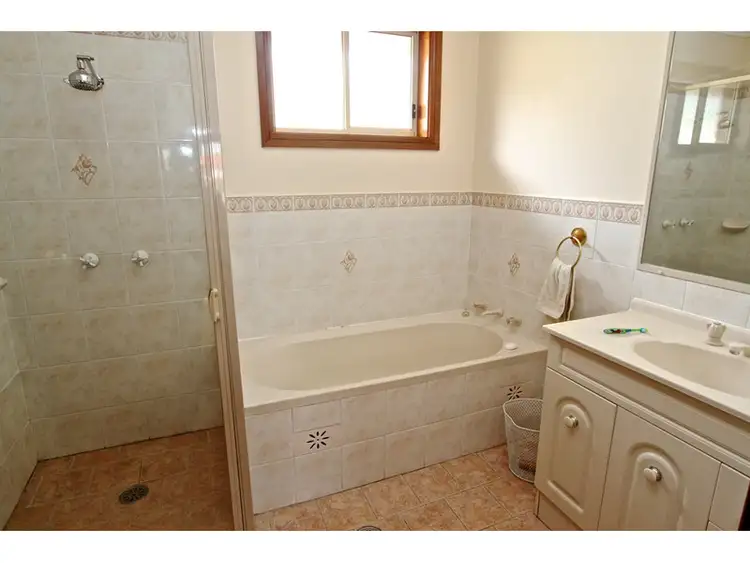 Fourth view of Homely house listing, 32 Endurance Court, Llanarth NSW 2795