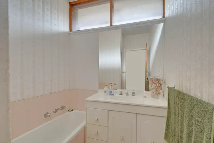 Sixth view of Homely house listing, 3 Guntzler Court, Traralgon VIC 3844