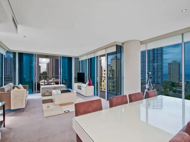 25 Breaker Street, Main Beach QLD 4217