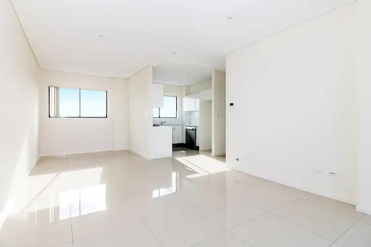 Fifth view of Homely apartment listing, 27&28/6 Sorrell, Parramatta NSW 2150