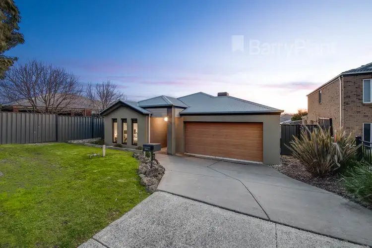 7 Lucerne Circuit, Pakenham VIC 3810