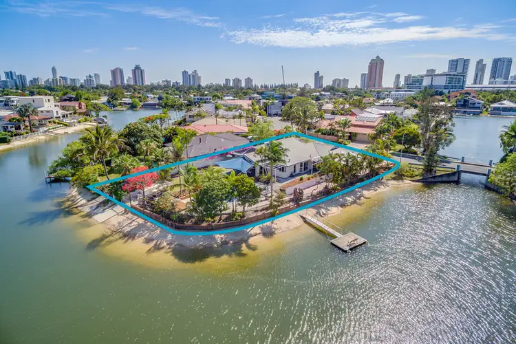 4 Bal Harbour, Broadbeach Waters QLD 4218