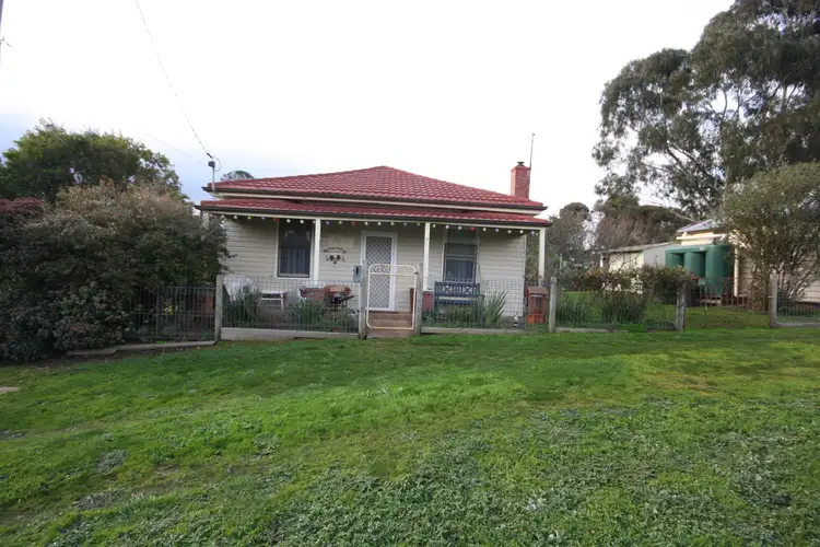 12 Blake Street, Skipton VIC 3361