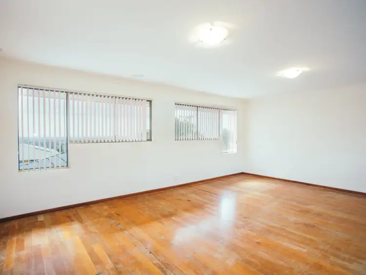 22 Opal Way, Mount Richon WA 6112