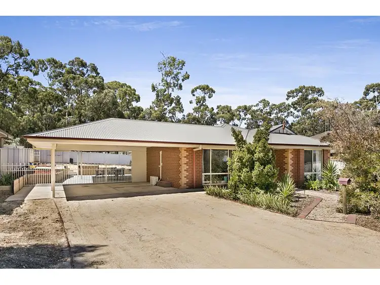 22 Woodlands Drive, Eaglehawk VIC 3556