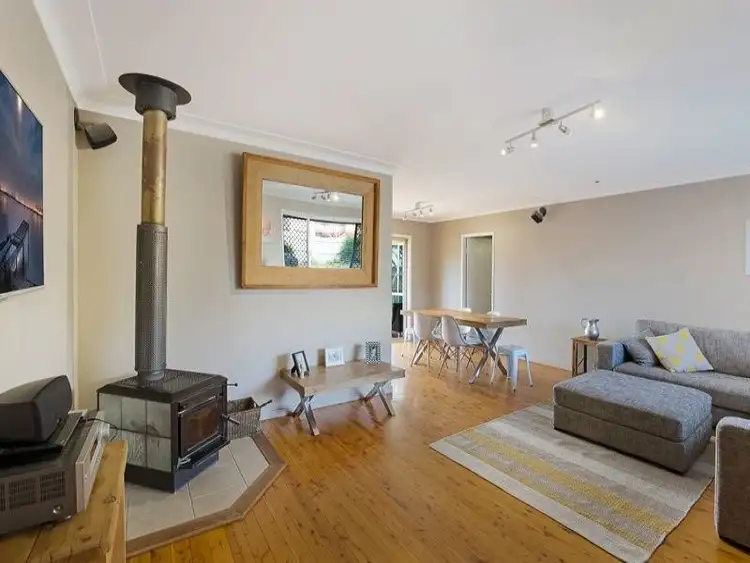 7 Lindgren Street, Centenary Heights QLD 4350