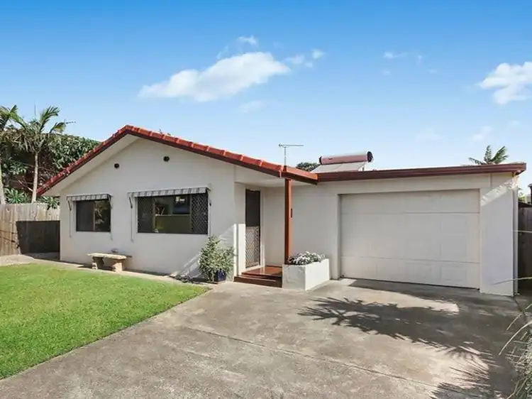 Main view of Homely house listing, 32 Donald Avenue, Paradise Point QLD 4216