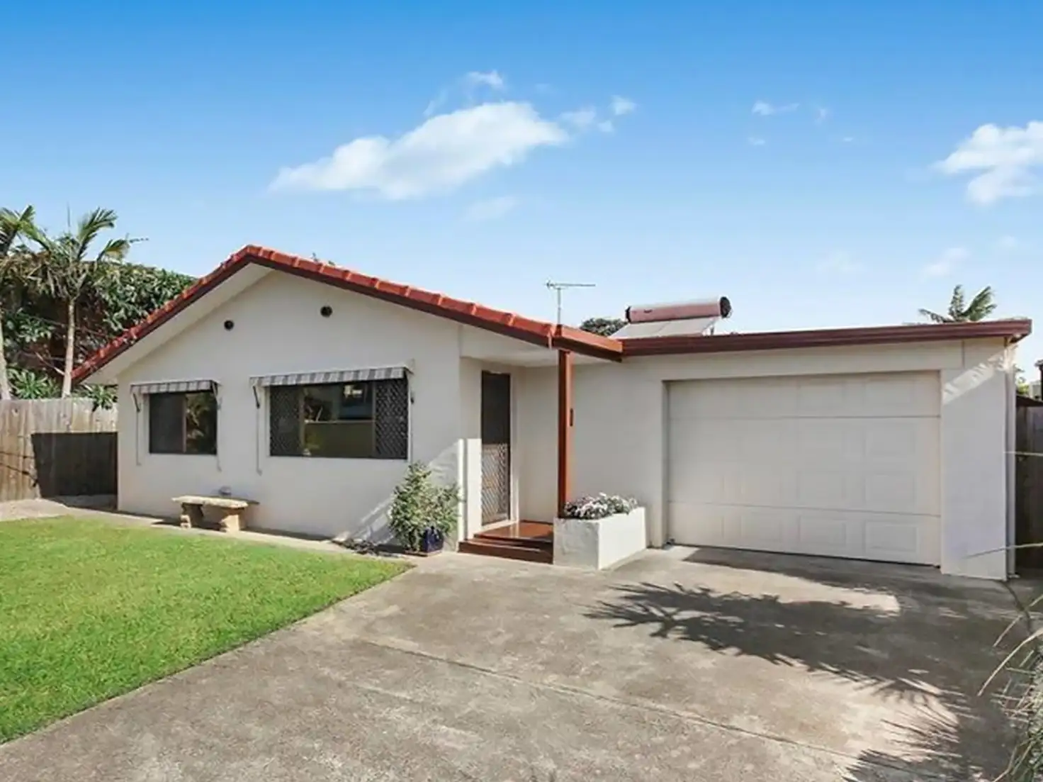 Main view of Homely house listing, 32 Donald Avenue, Paradise Point QLD 4216